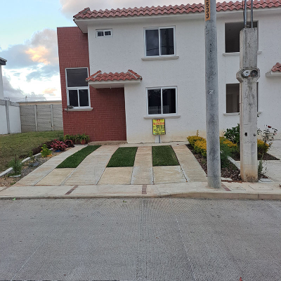 Se vende moderna casa de 3 dormitorios en Hacienda las Mercedes II, San Jose Pinula